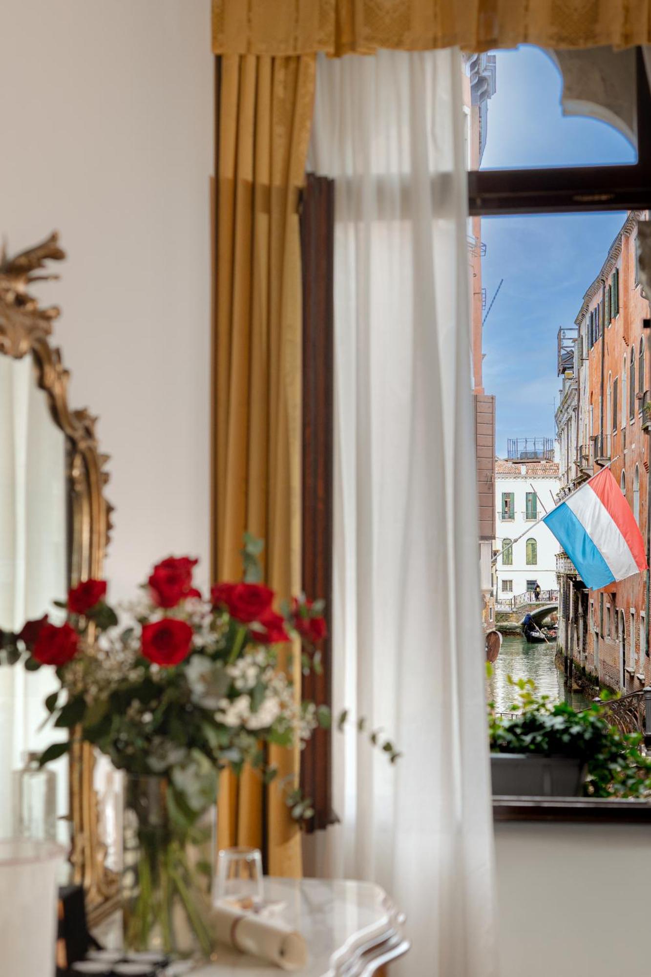 All'Angelo Art Hotel Венеция Экстерьер фото